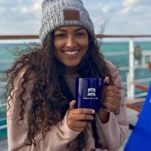 Meet your Posher, Olivia